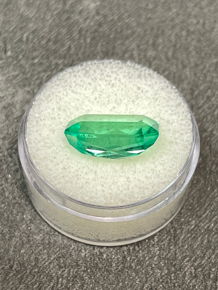 Elegant 8.04 Carat Medium Green Colombian Emerald - Timeless Emerald Cut