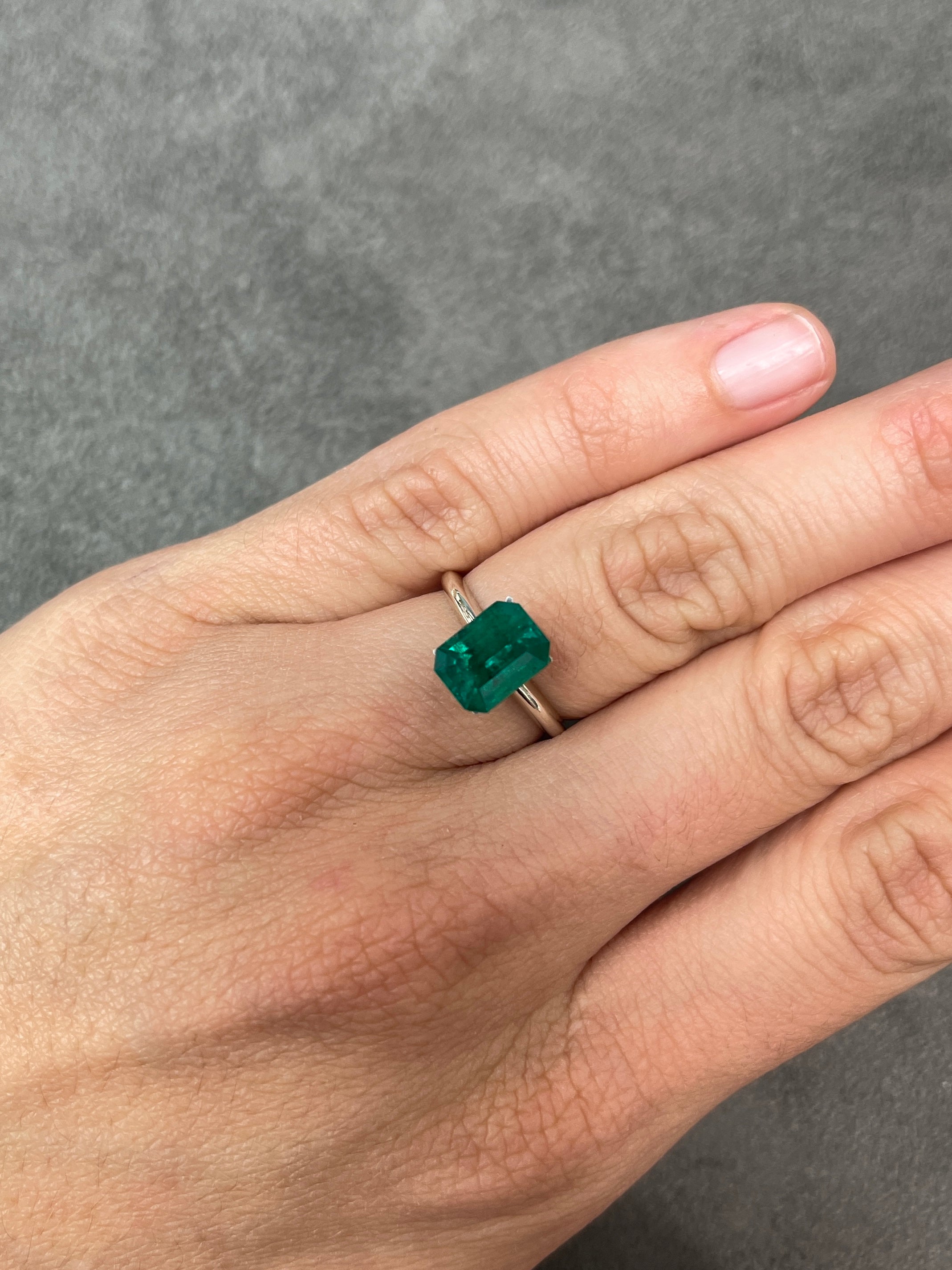 Natural Colombian Emerald - 2.51 Carat Vivid Dark Green, GIA Certified, Loose Gem - Emerald Cut