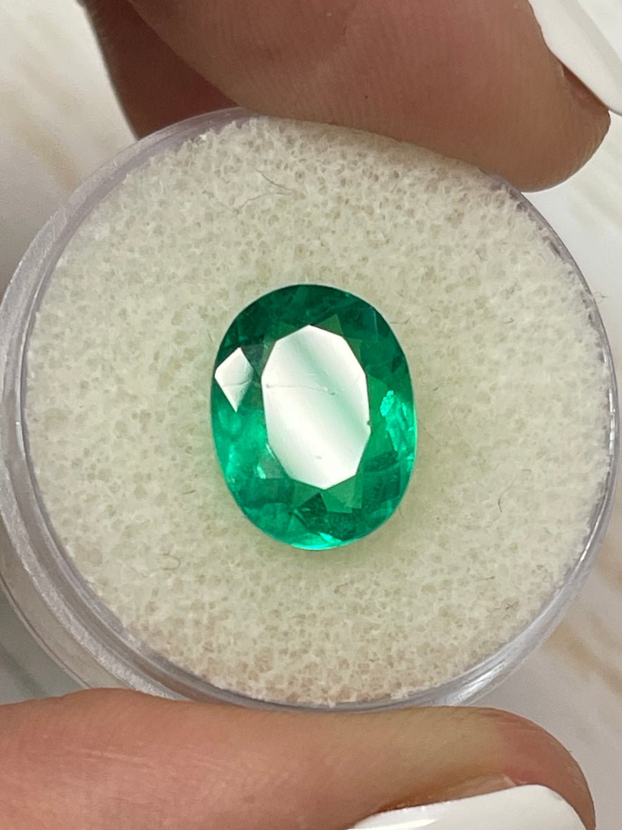 Exquisite 3.98 Carat Colombian Emerald - Oval Cut, 12x9 Size