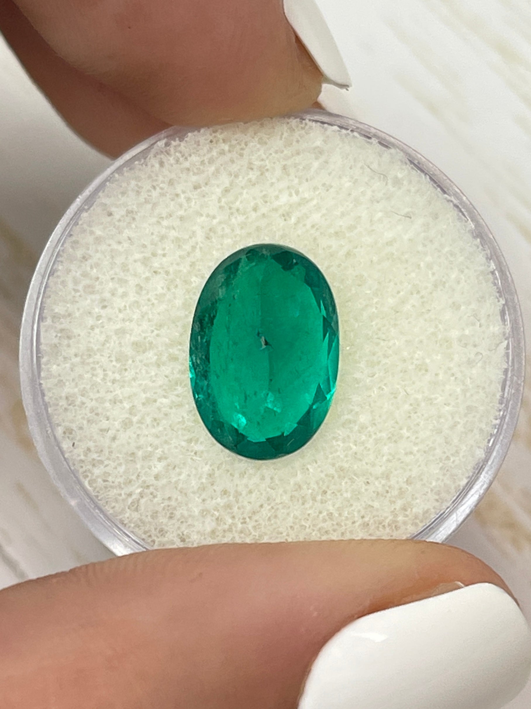 Natural Colombian Emerald, Oval Cut, 4.0 Carats - Rich Vivid Dark Green