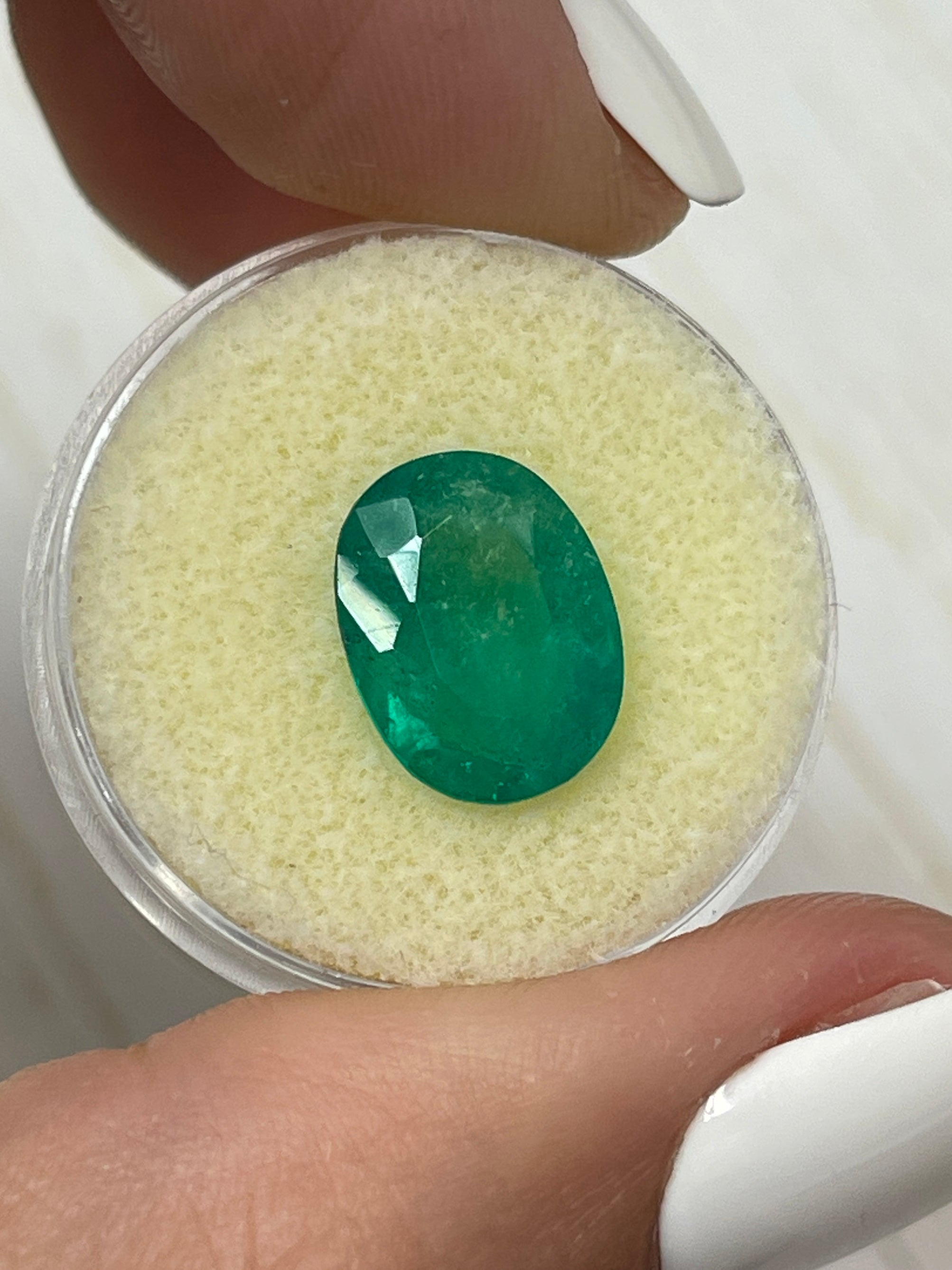 Vivid 4.31 Carat Oval Colombian Emerald - Rich Green Hue