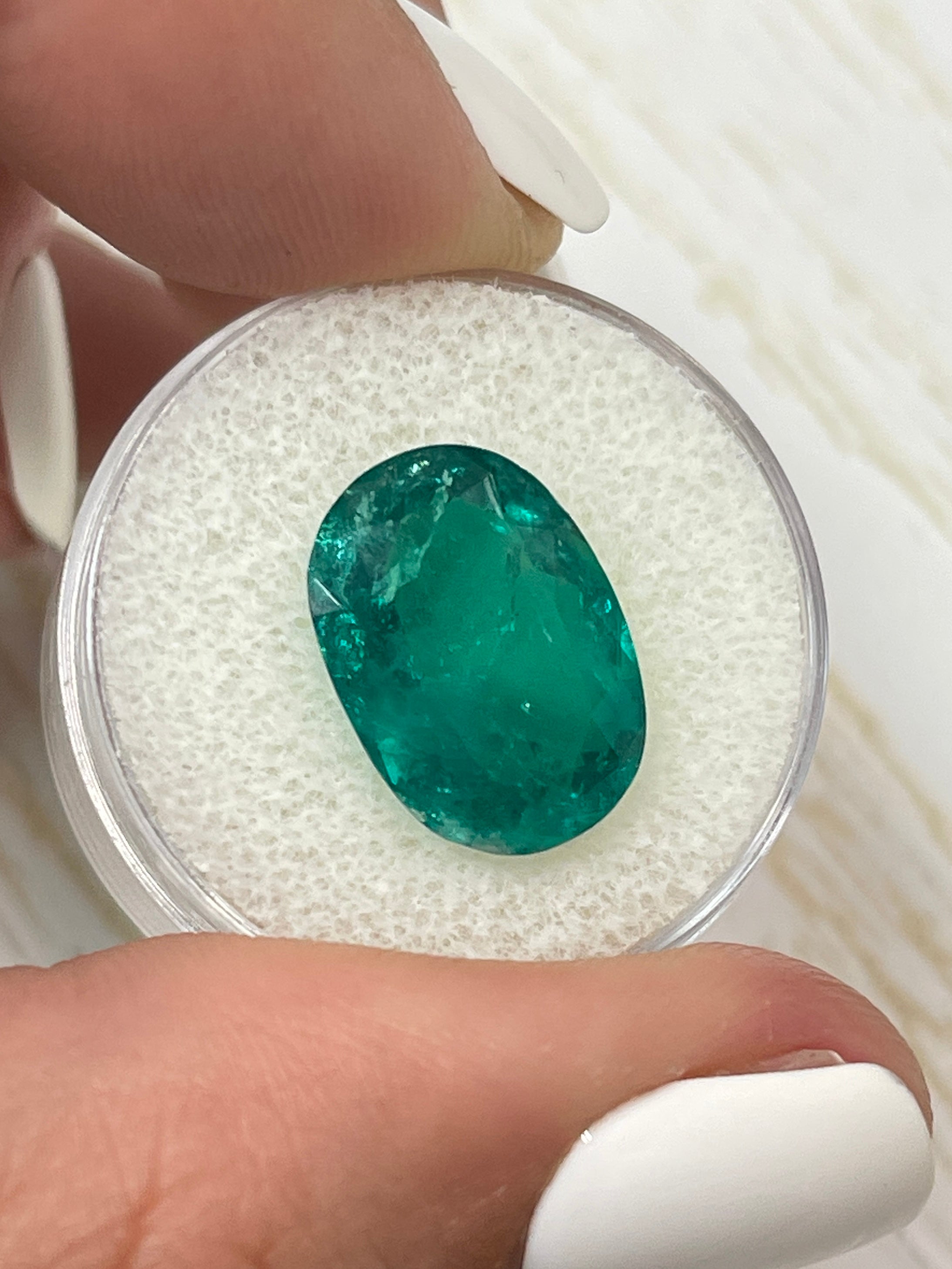 Oval-Cut 7.22 Carat Colombian Emerald - Brilliant Vivid Green