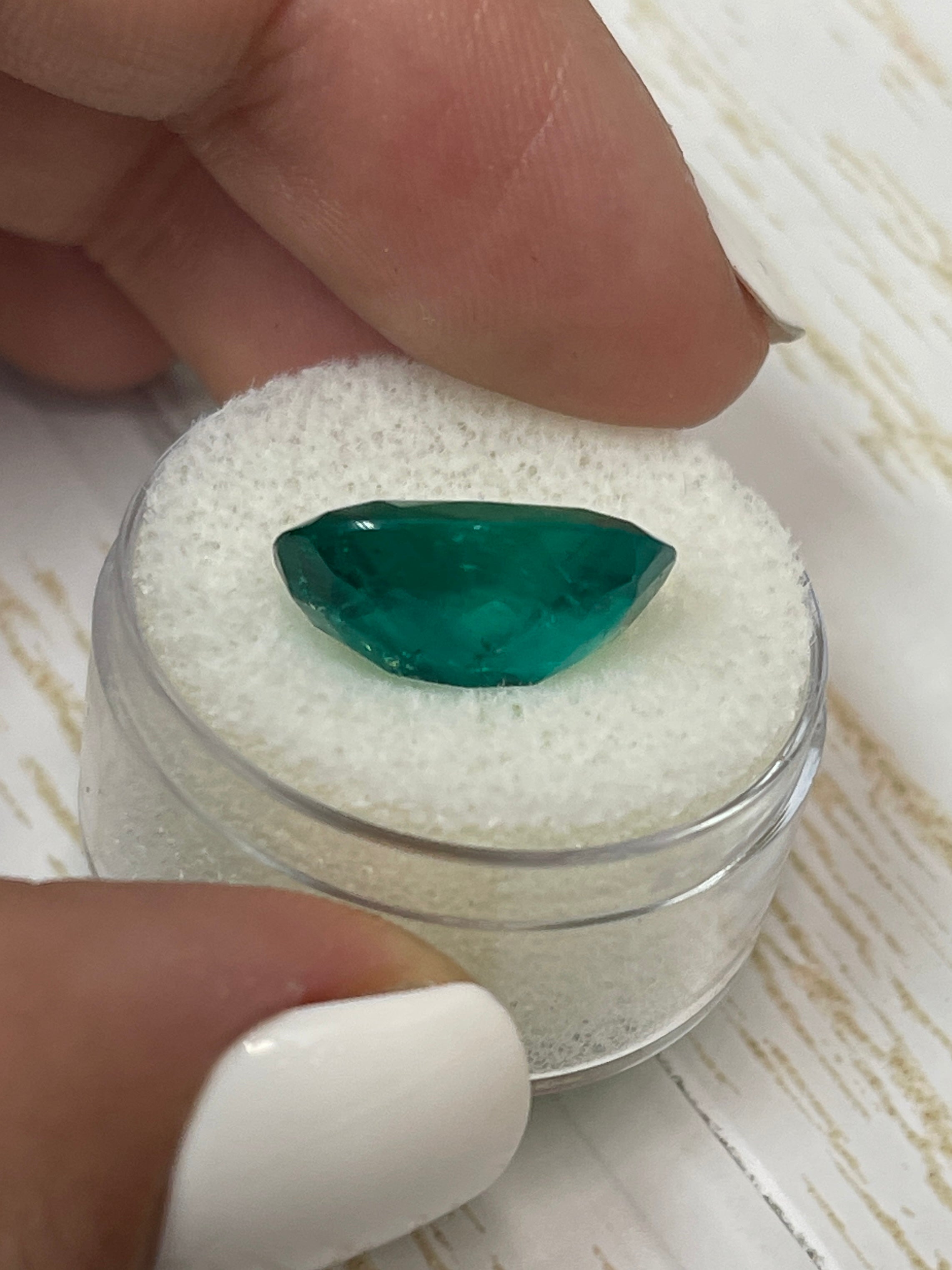 Rare 7.22 Carat Oval Colombian Emerald - Vibrant Muzo Green