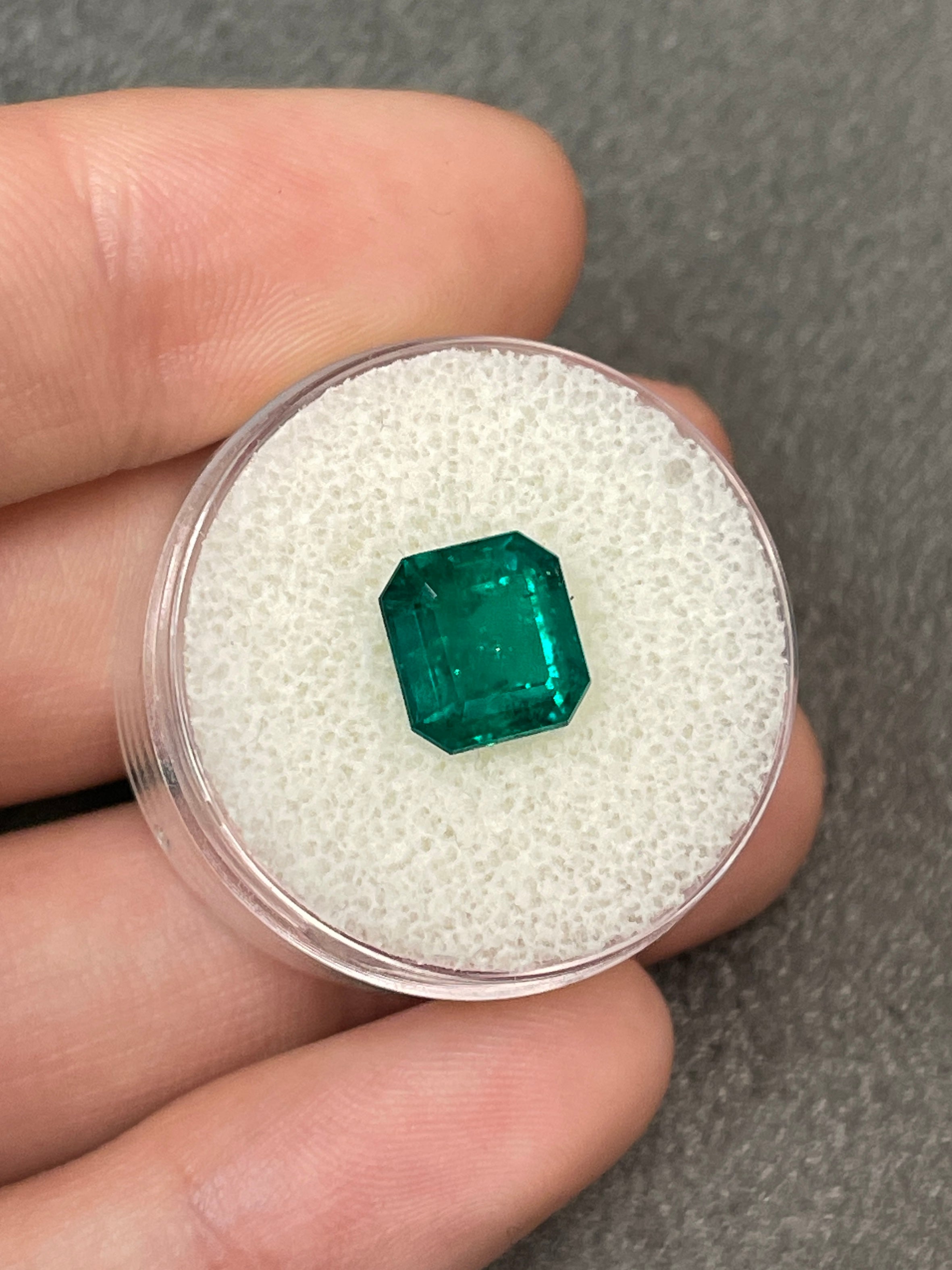 Vivid Muzo Green Colombian Emerald - 2.88 Carat Asscher Cut Loose Gem with Natural Minor to Moderate Oil