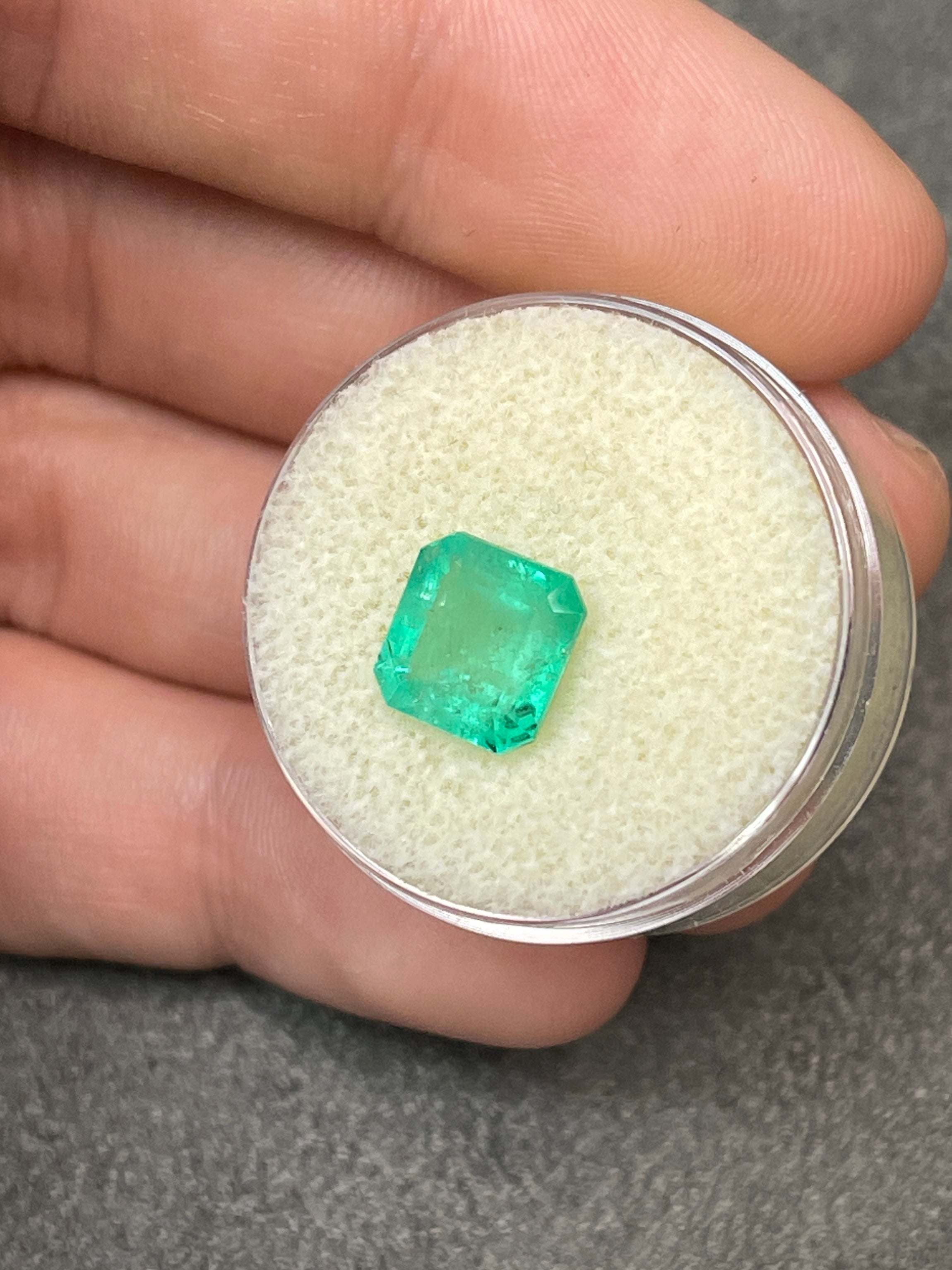 Stunning 2.90 Carat Green Colombian Emerald - Asscher Cut, Loose Stone