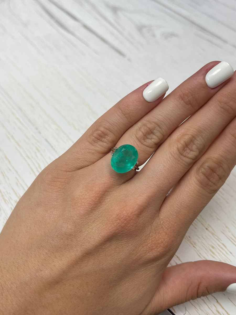 Gorgeous 8.10 Carat Oval Cut Colombian Emerald - Bluish Green