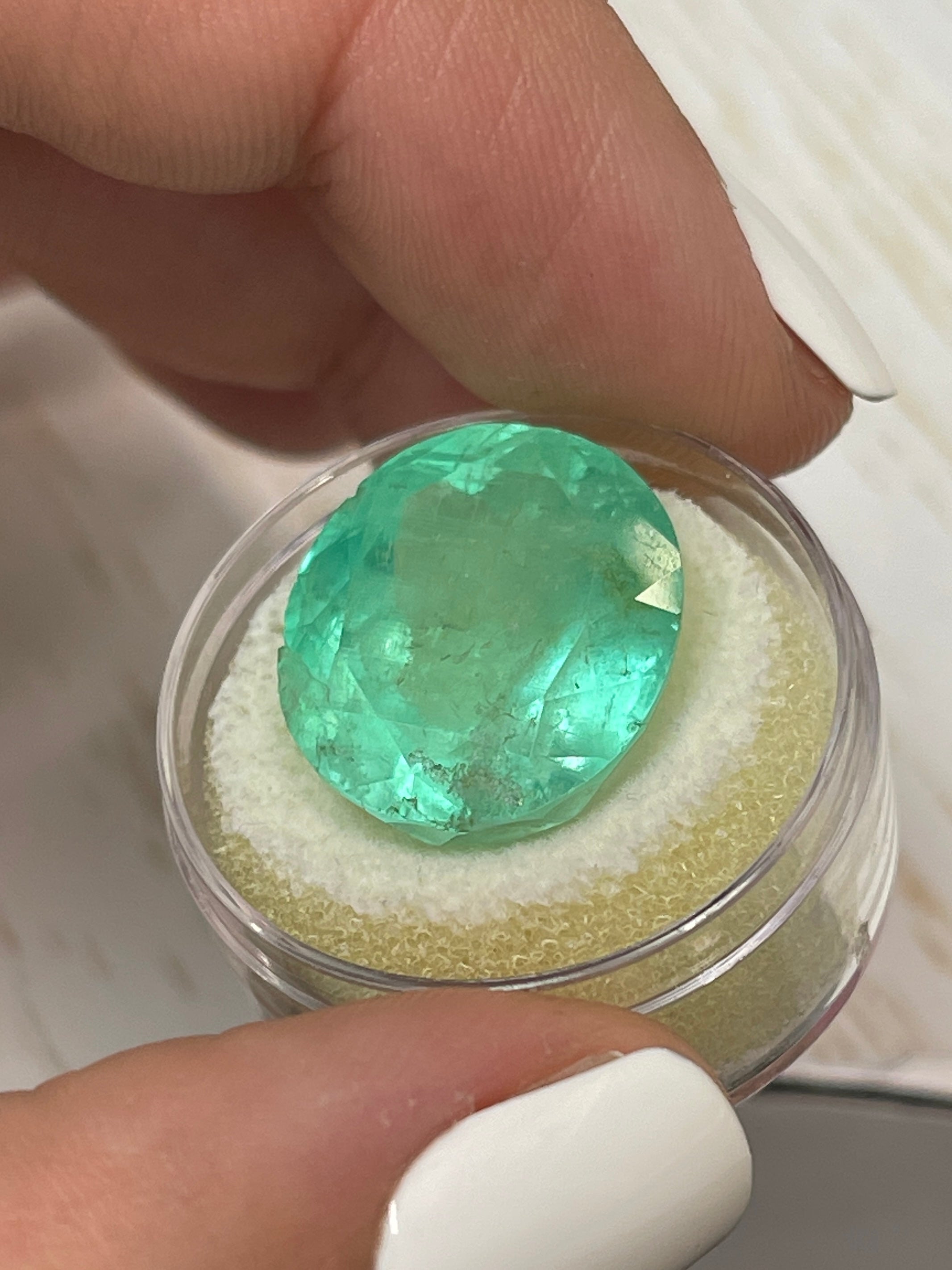 21.95 Carat Colombian Emerald - Vibrant Minty Green, Oval Shape