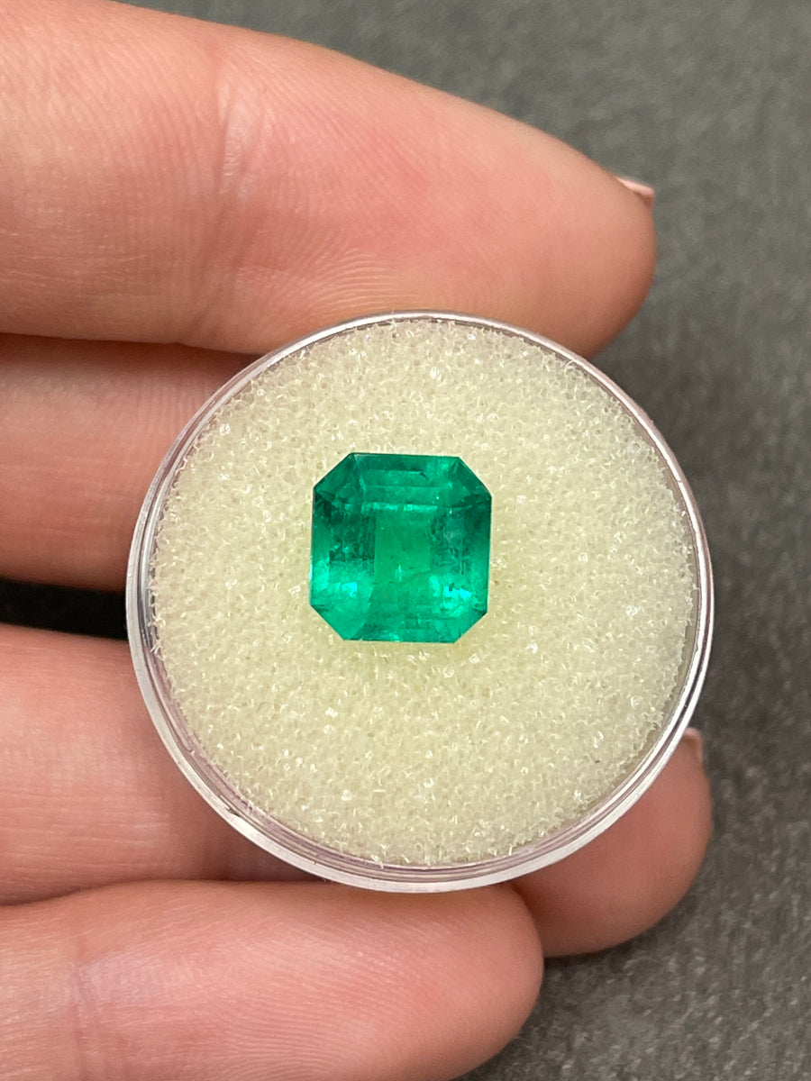 Asscher Cut Loose Colombian Emerald: 3.05 Carat Vibrant Green Shade