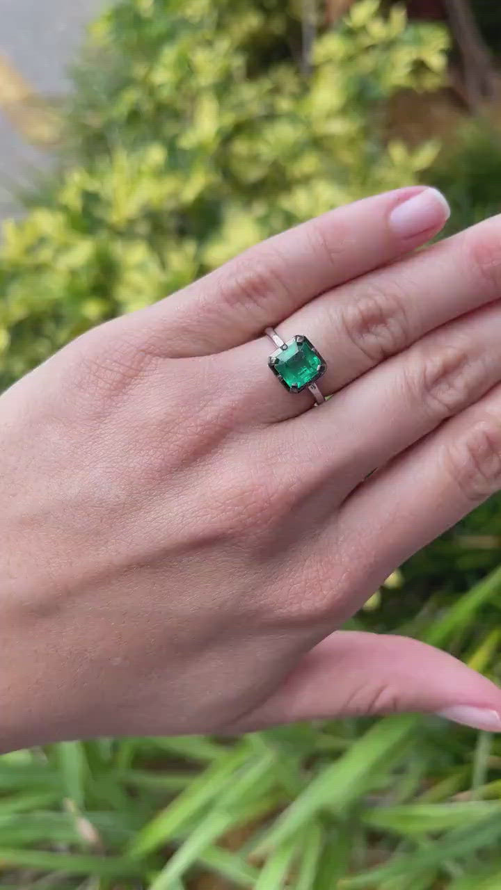 18K Colombian Emerald Asscher Cut 8-Prong Solitaire Ring Video