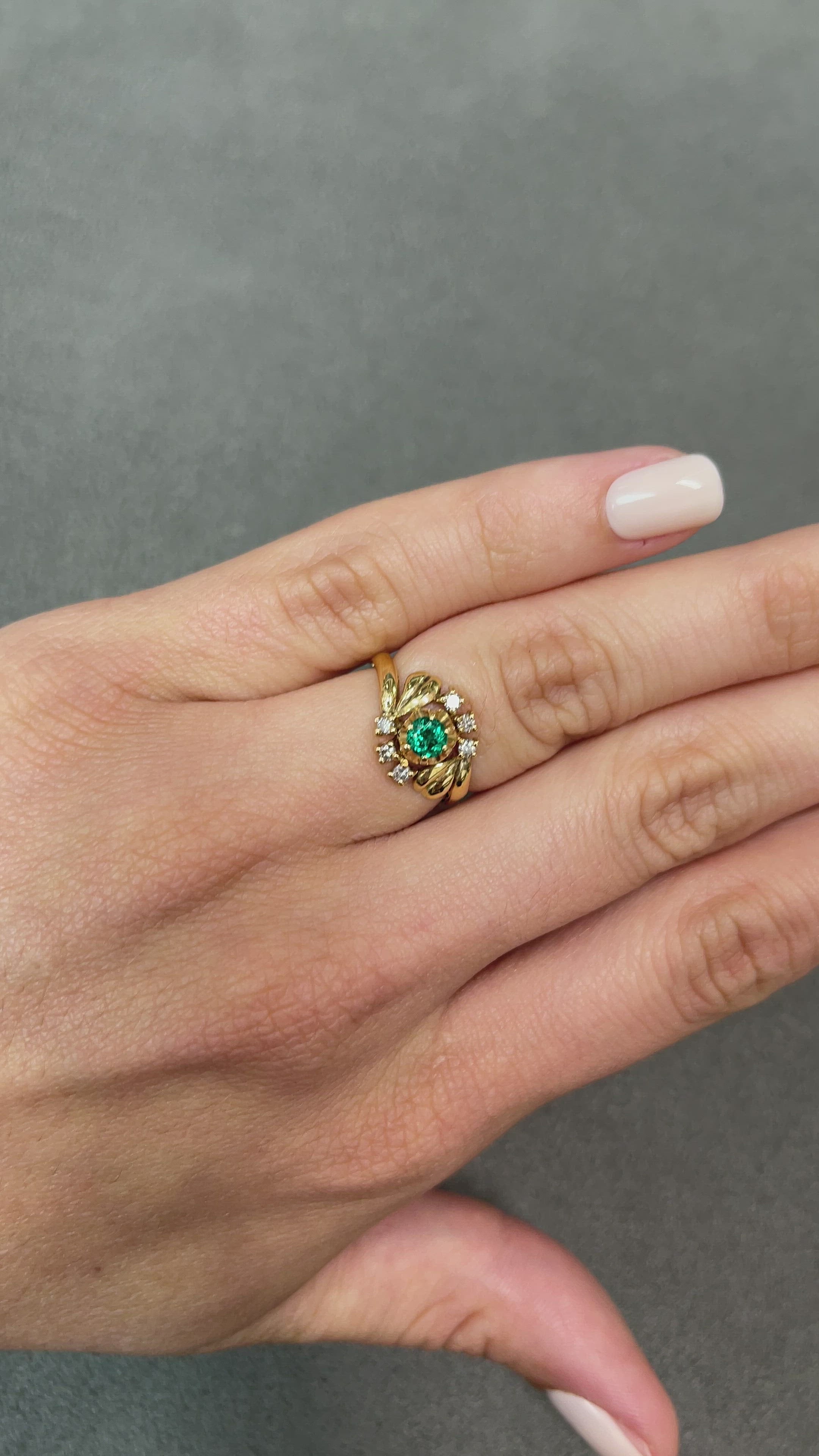 0.36tcw Floral Vintage Emerald & Diamond Ring 18k video