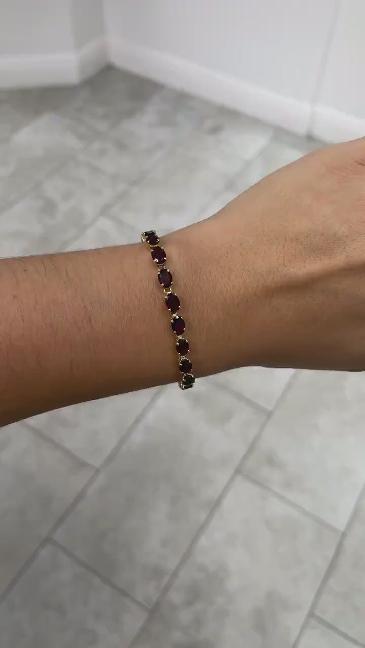 Emerald 10.60tcw Natural Red Garnet 14K Yellow Gold Bracelet