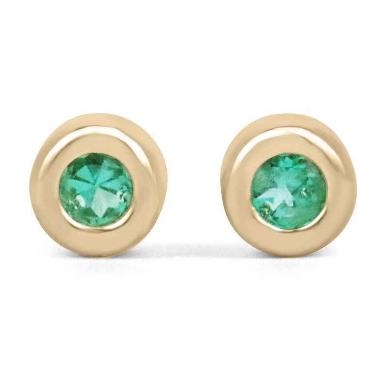 0.50tcw spring green round cut emerald bezel set stud earrings in 14K gold