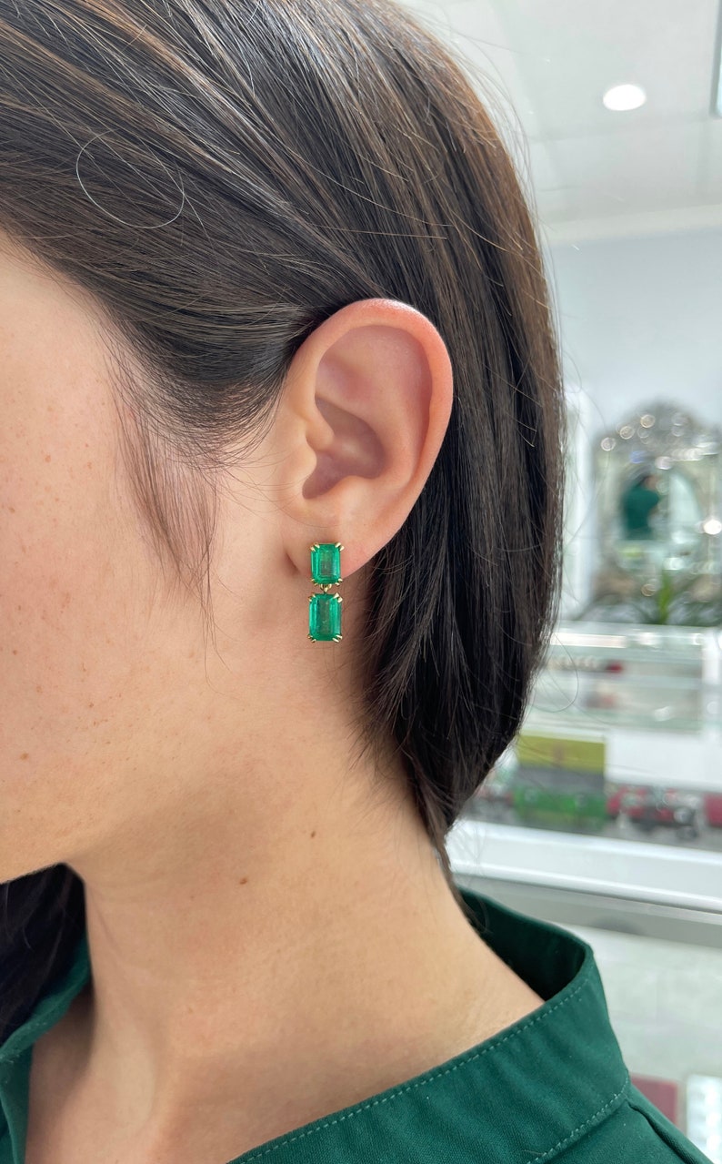 Vivid green Colombian Emerald dangle earrings with 18K yellow gold and AAA+ 8.93tcw emeralds, elegant jewelry by Colombian Emerald.