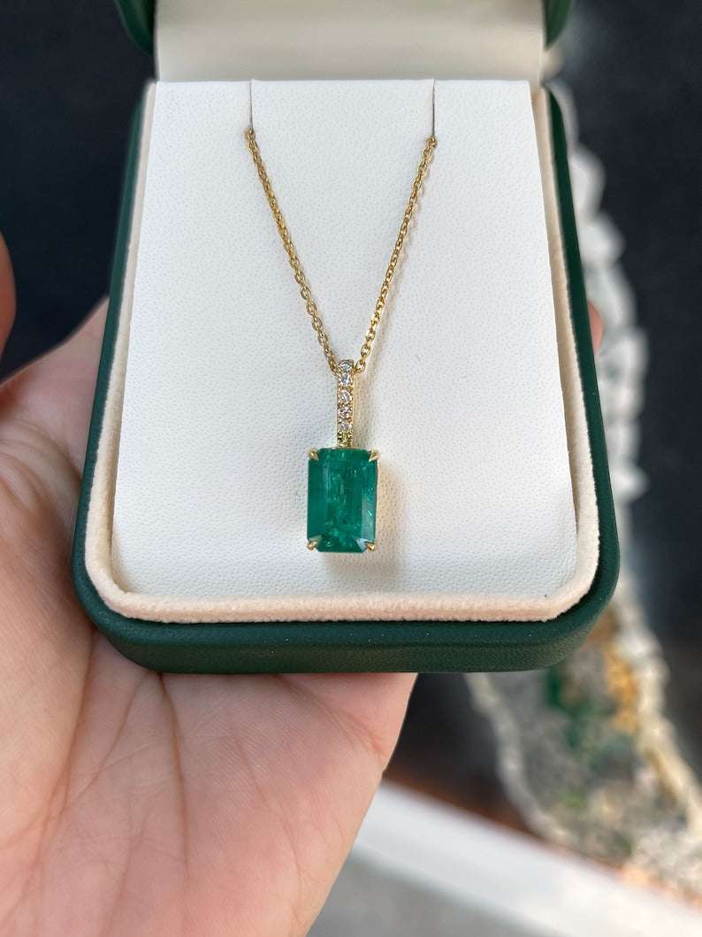 6.05tcw 18K Gold Natural Emerald Solitaire Diamond Accent Bale Necklace