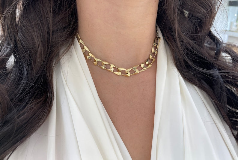 16 Inch Thick 9.50 MM 14K Gold Flat Curb Chain Styled Necklace