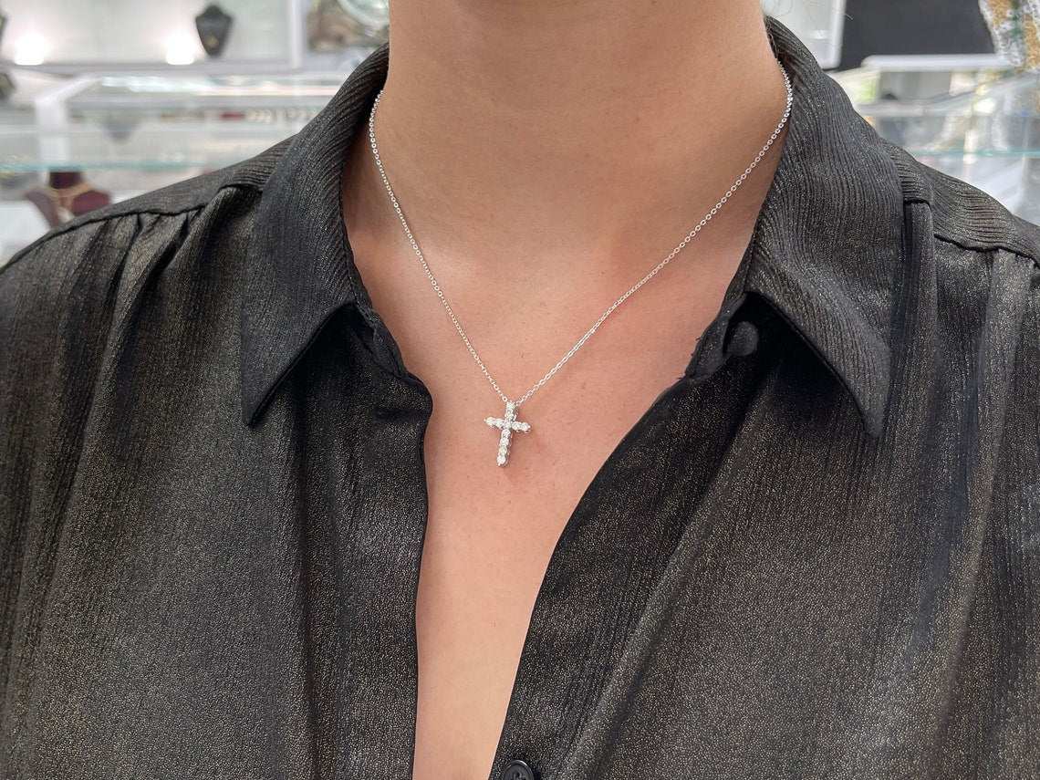 0.62tcw Diamond On Sholder 14K White Gold Necklace