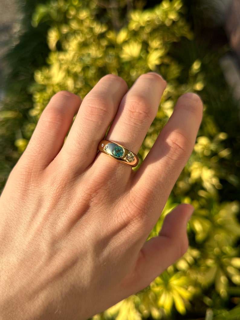 0.80tcw 18K Gold Vivid Round Cut Emerald & Diamond Accent Unisex Statement Ring - JR Colombian Emeralds