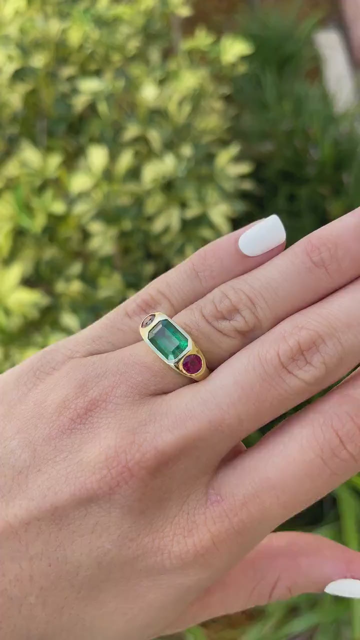 4.83tcw 18K 3 Stone Horizontal Emerald & Round Ruby Gypsy Bezel Ring