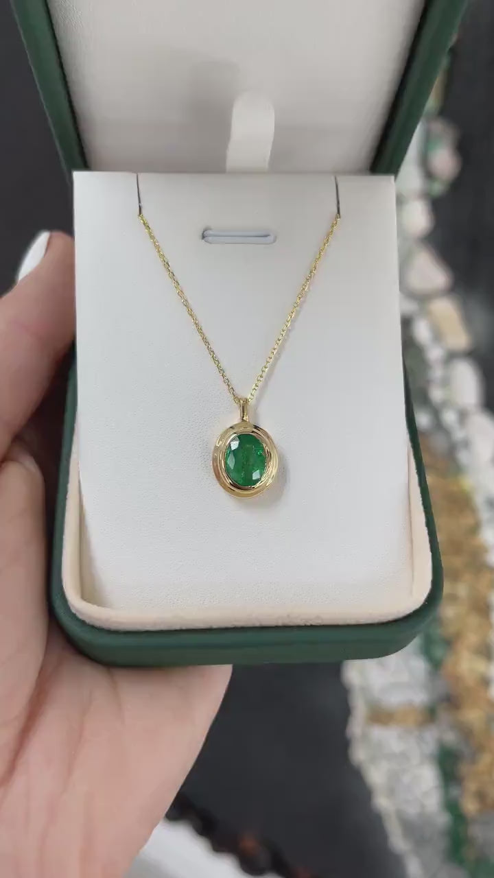 2.68ct 18K Oval Cut Emerald Unisex Solitaire Bezel Set Gold Necklace