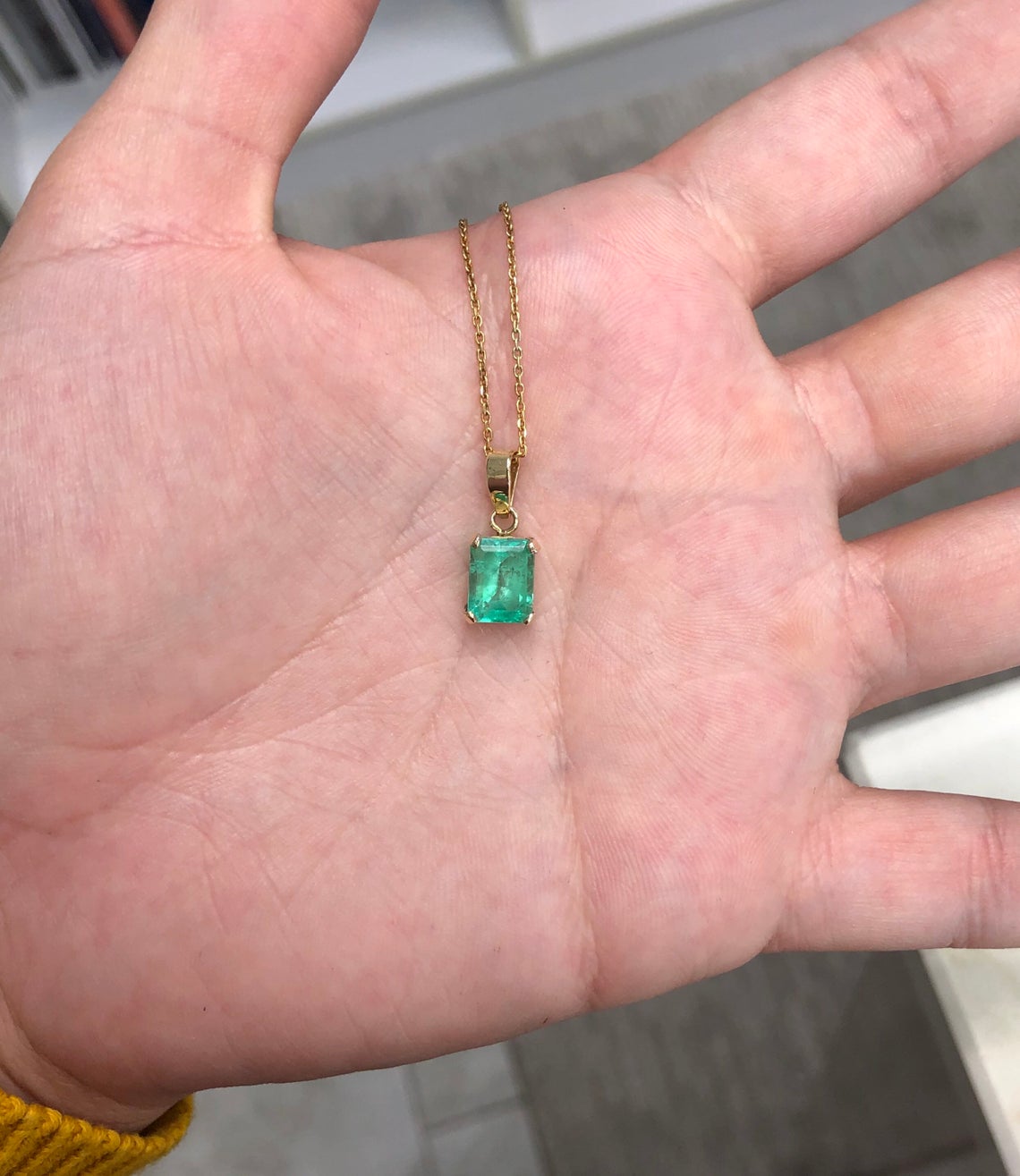 2.20 Carat Colombian Emerald Pendant Yellow Gold 14K