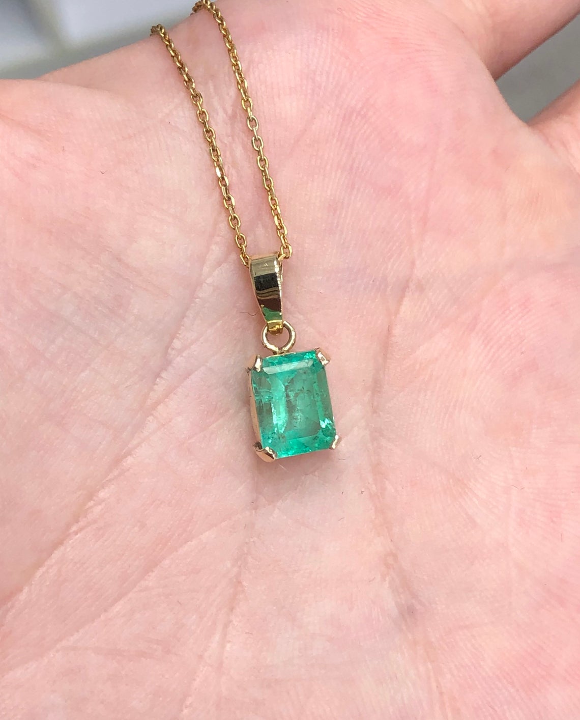 2.20 Carat Colombian Emerald Unisex Pendant Yellow 