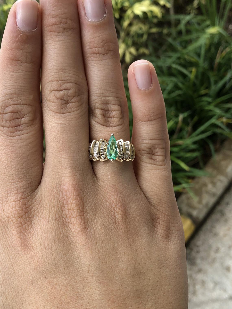 1.14tcw Tear Drp Pear Emerald Solitaire w/ Baguette Diamond Channel Accent Ring 14K ON HAND