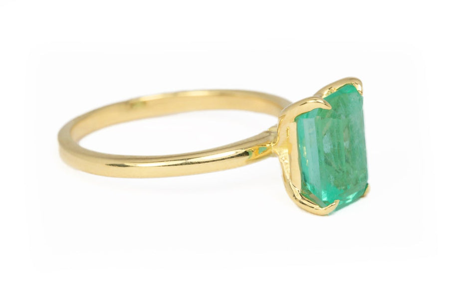 Dazzling Brilliance: 1.50 Carat Emerald Solitaire Engagement Ring - 14K Gold Beauty