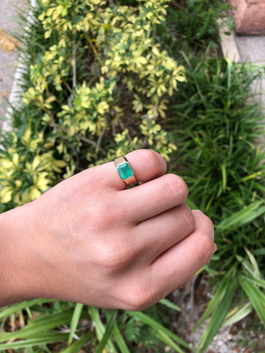 2.40ct Rich Medium Green Emerald Bezel Horizontal East To West Gypsy Signet Ring 14K Solid Gold