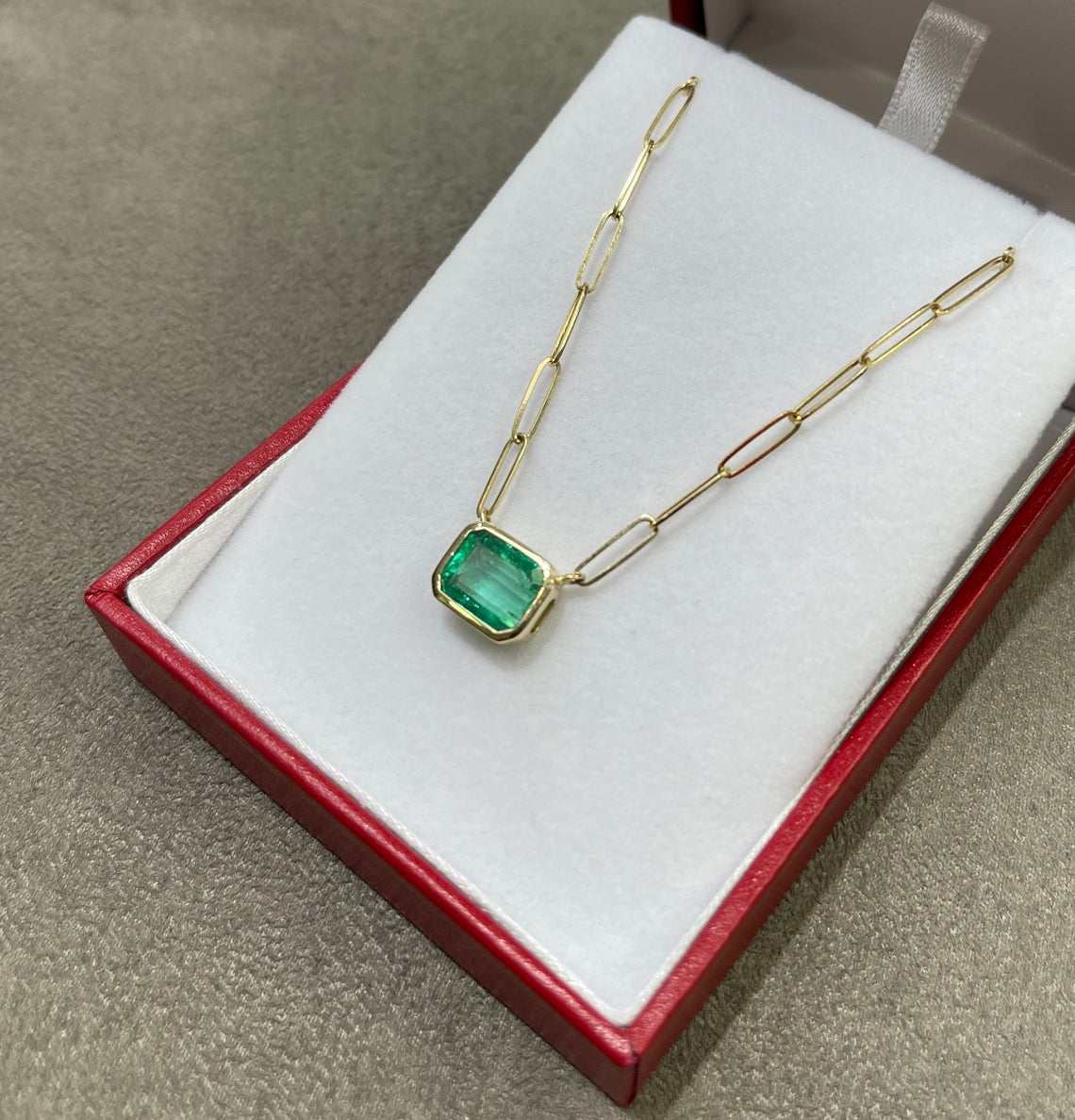 Natural Colombian Emerald Paper Clip Stationary Necklace 2.80ct 14K