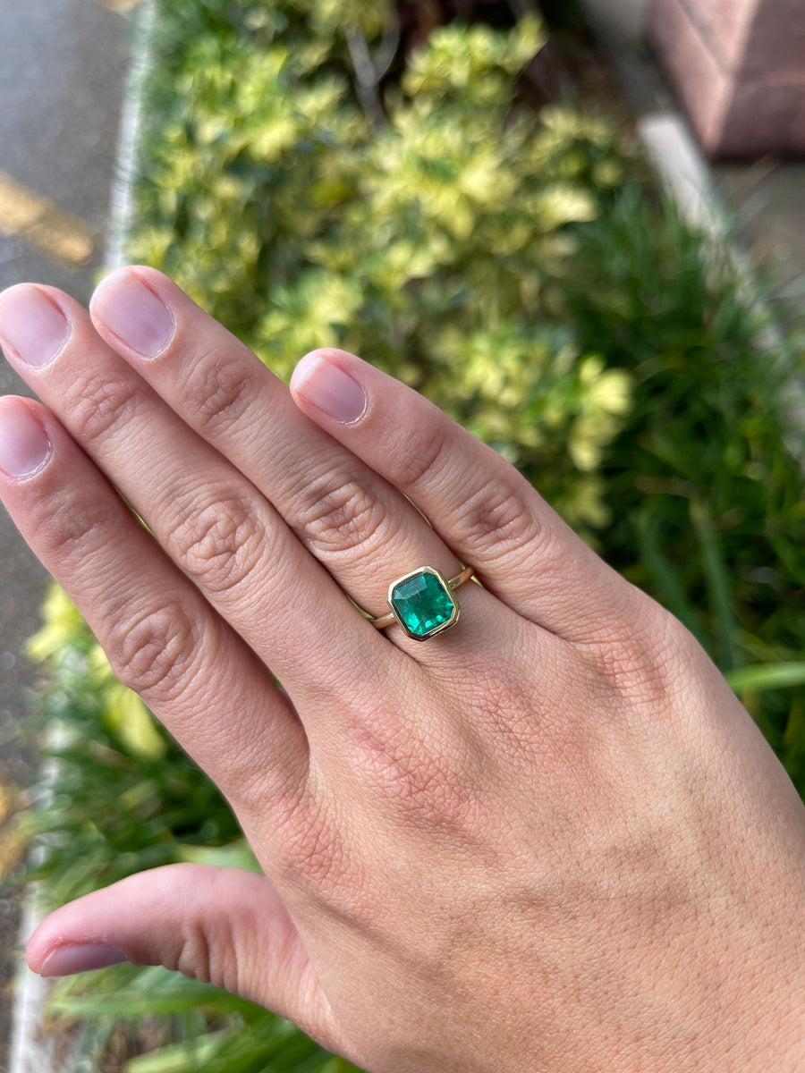 Colombian Emerald-Emerald Cut Solitaire Bezel Set Gold Ring