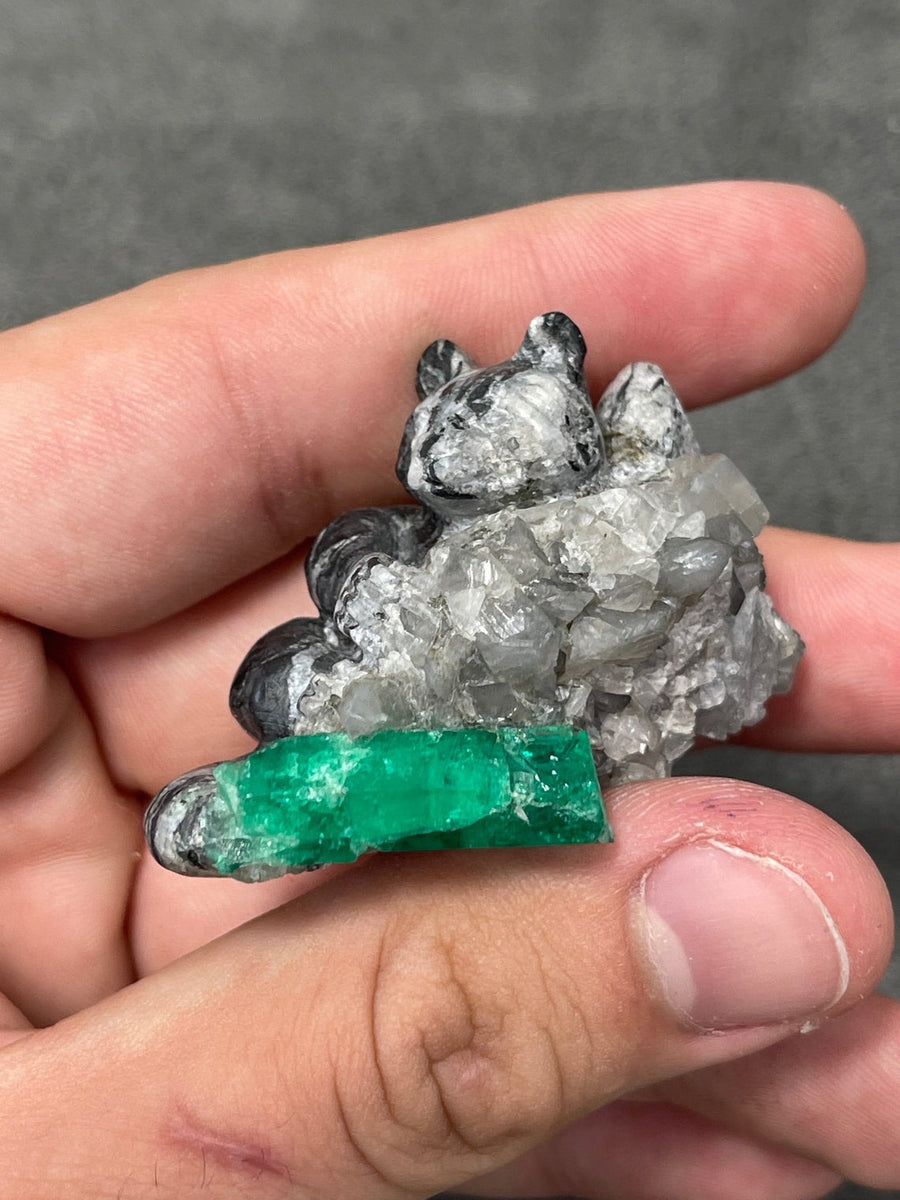Colombian Emerald Gemstone: A Lustrous Natural Wonder