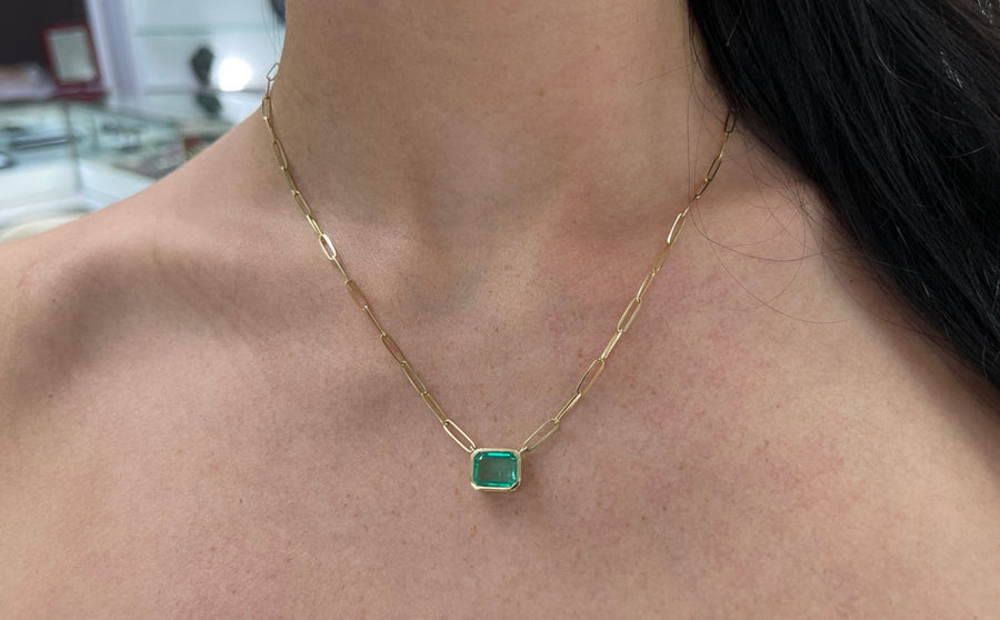 2.80ct 14K East to West Natural Colombian Emerald Stationary Necklace