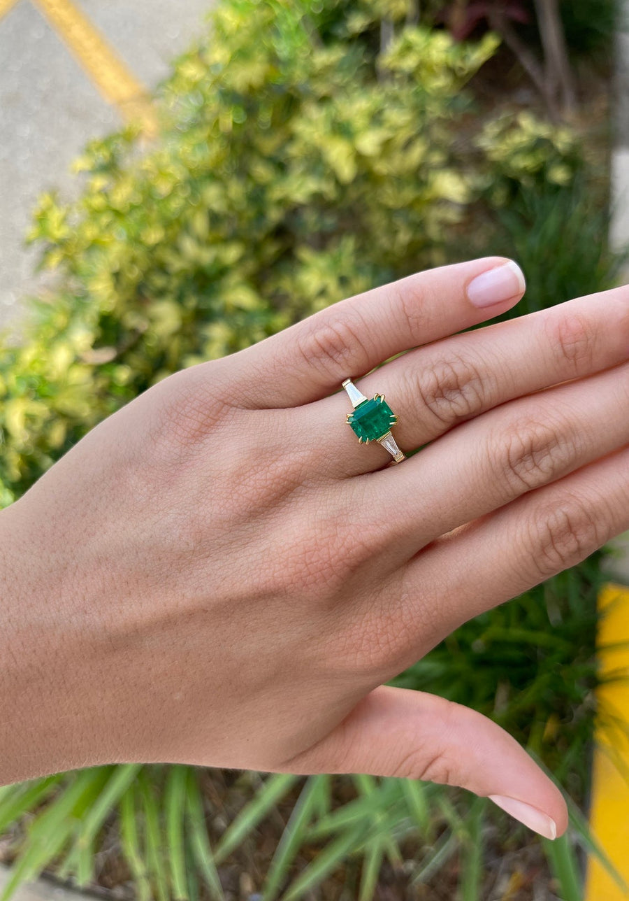 Colombian Emerald Cut & Tappered Baguette Diamond