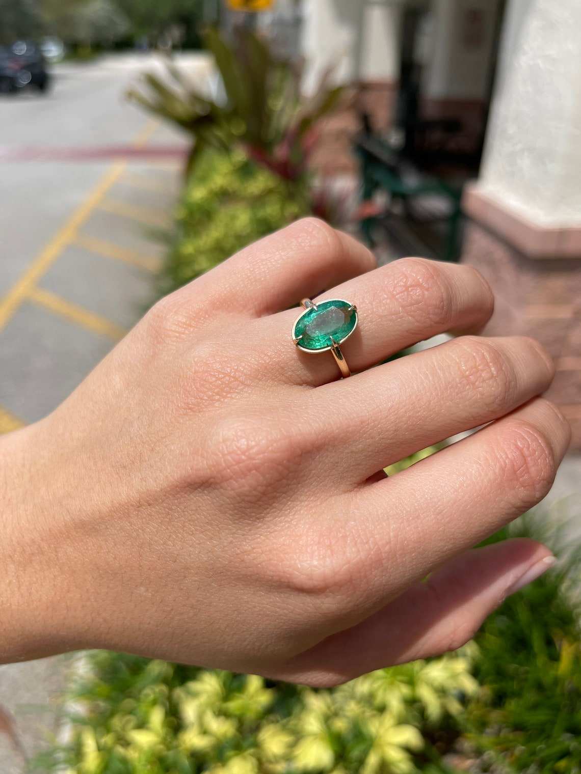 Emerald Ring with Diamonds in Yellow Gold