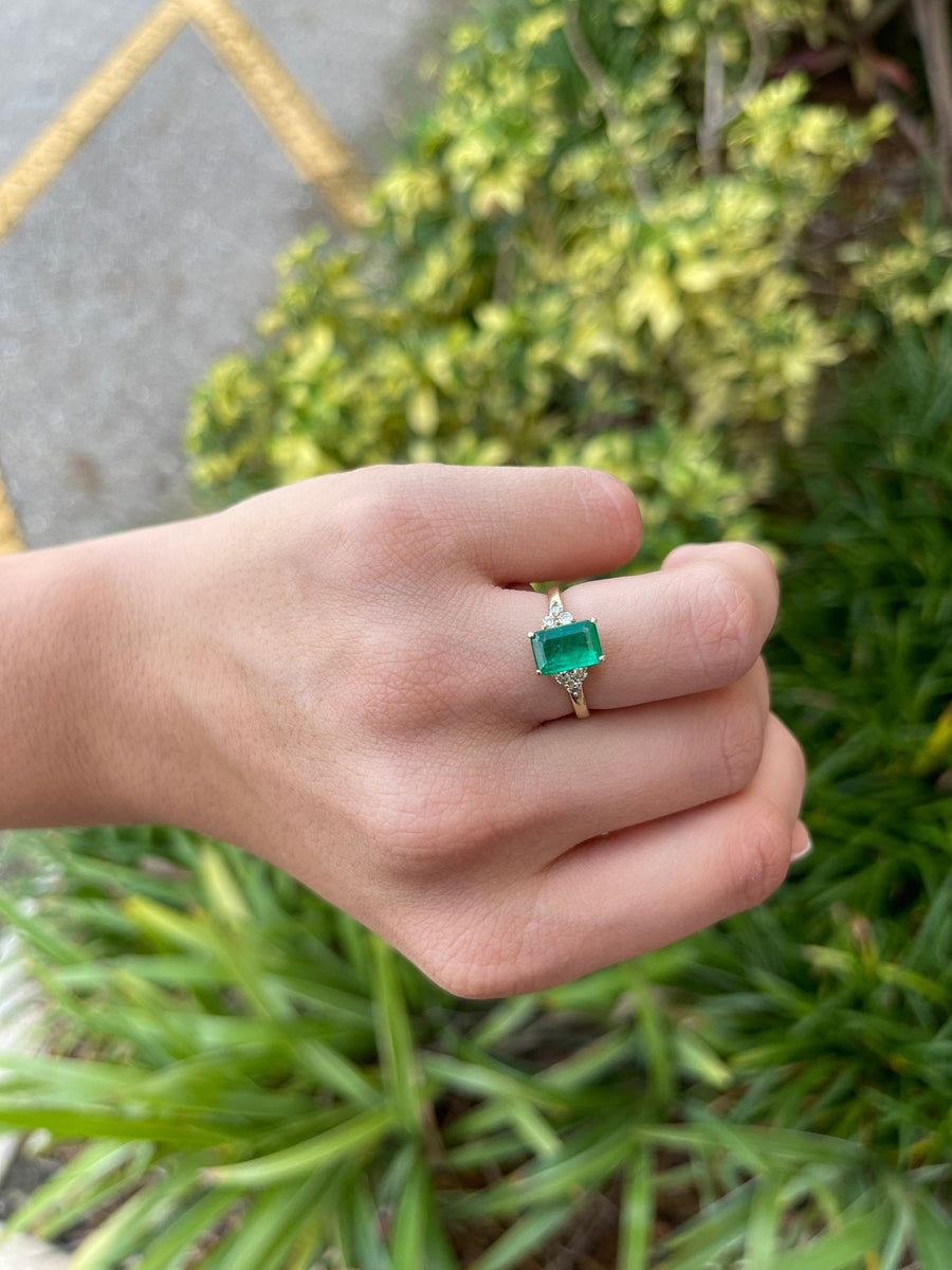 7 Stone 1.95tcw 14K Emerald Cut Emerald & Diamond Cluster Accent Ring