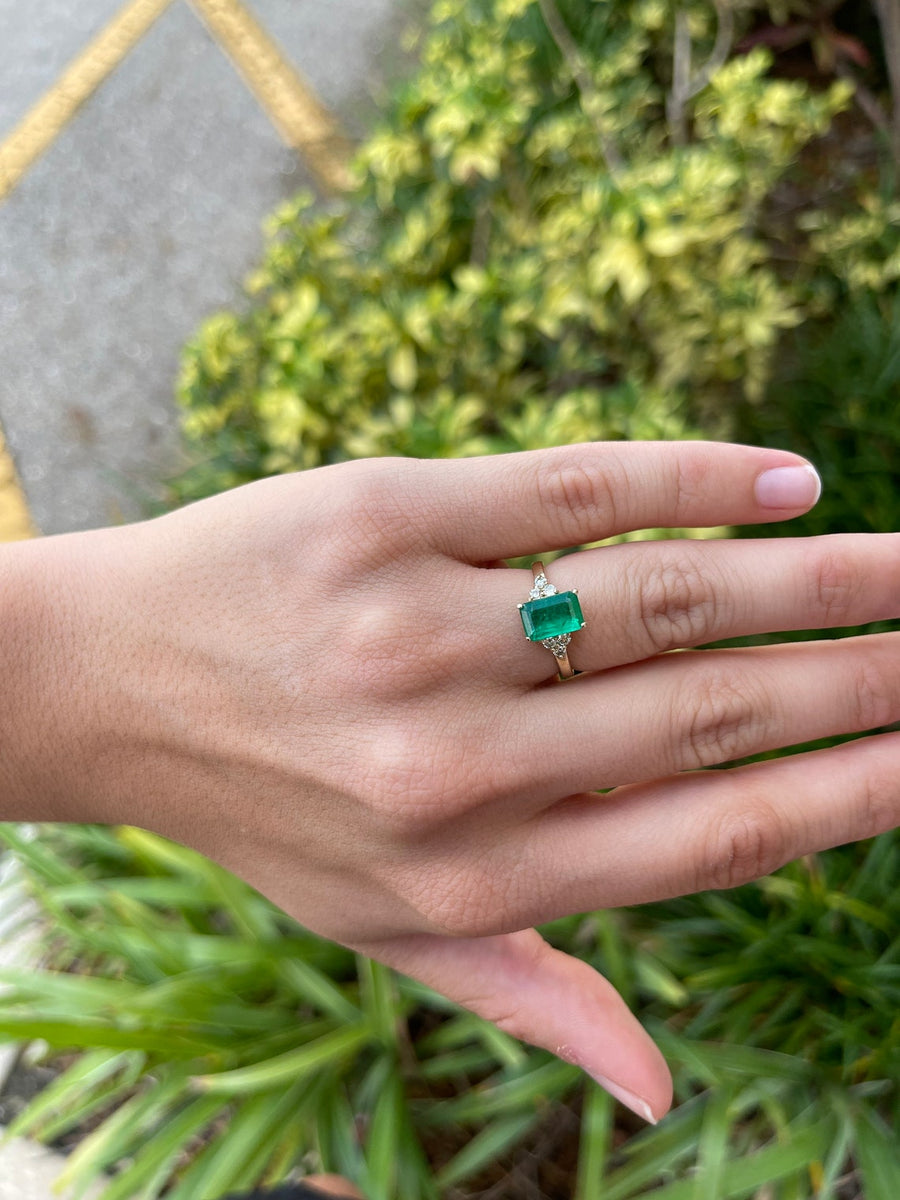 7 Stone 1.95tcw 14K Emerald Cut Emerald & Diamond Cluster Accent Ring