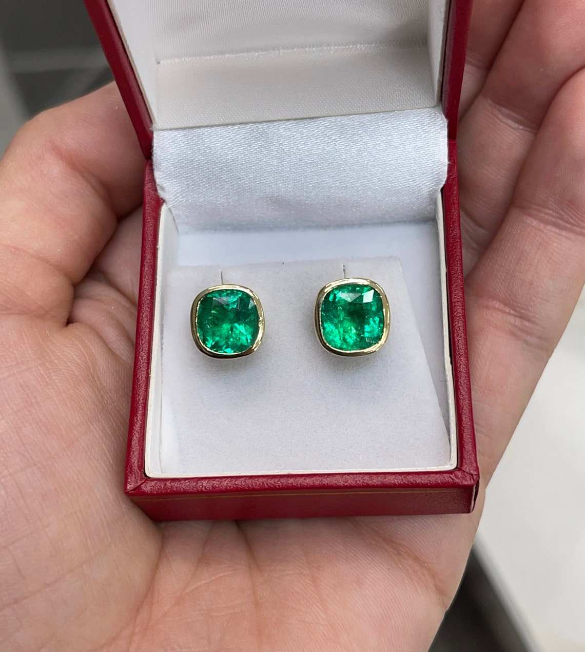 18K Emerald Cushion Cut Bezel Set Stud