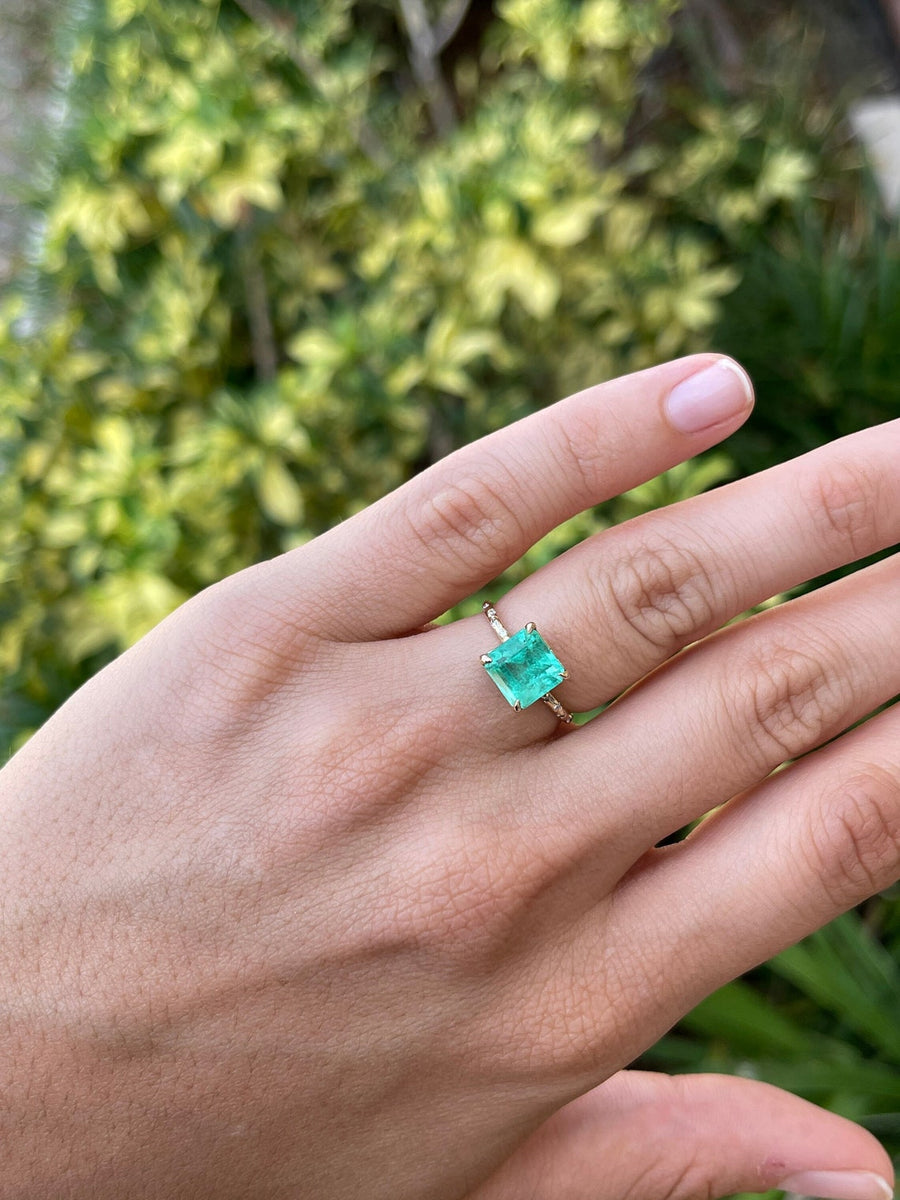 Chic and Sophisticated: Solitaire Colombian Emerald & Sprinkled Diamond Accent 3.18tcw Ring in 14K Gold