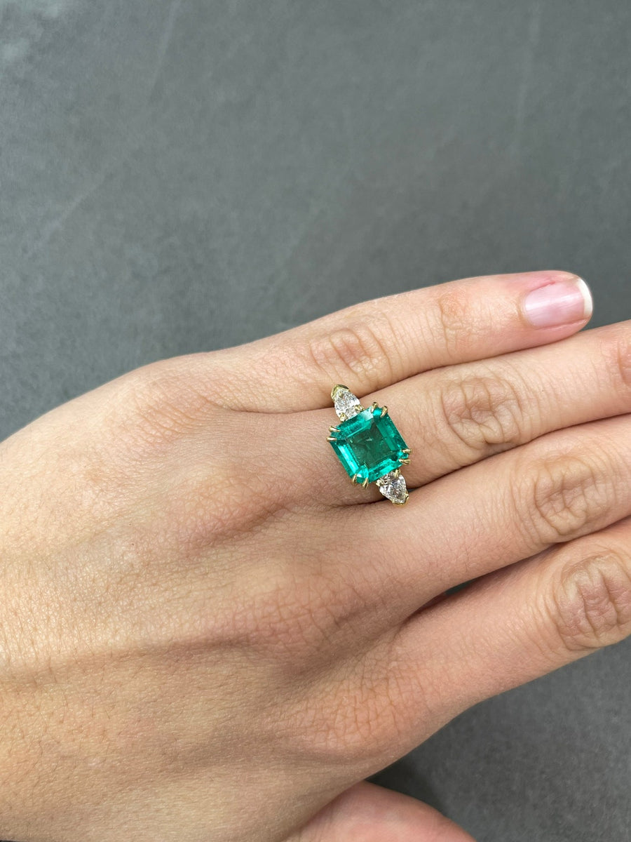 Stone Emerald & Pear Diamond Ring