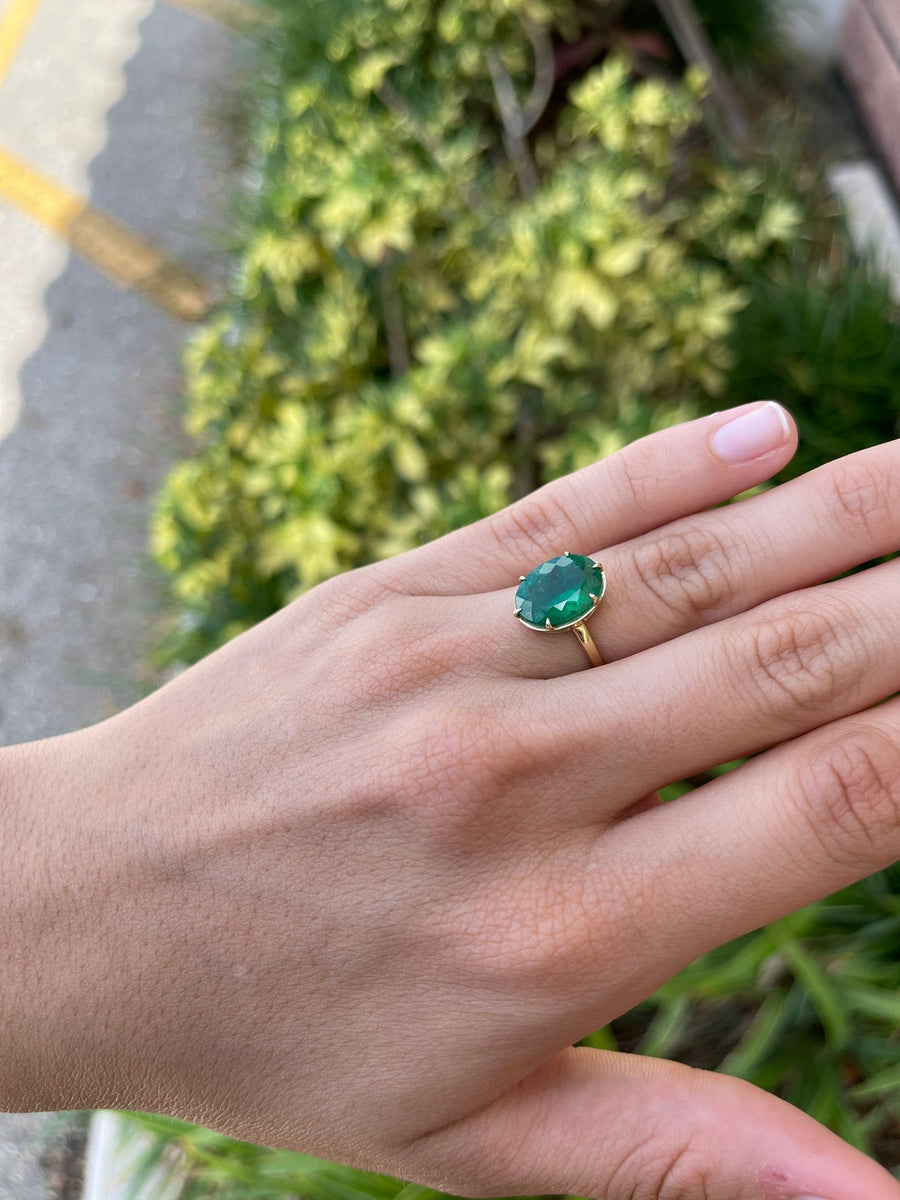 OVAL EMERALD RING
