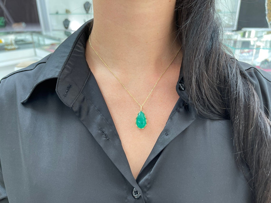  Large Pear Cut Colombian Emerald Cabochon Necklace 