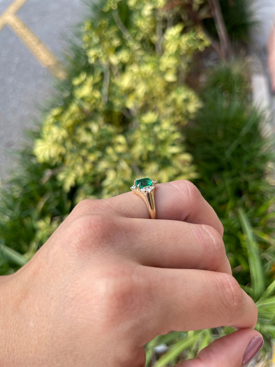 Emerald Pear and round Diamond Ring 14K