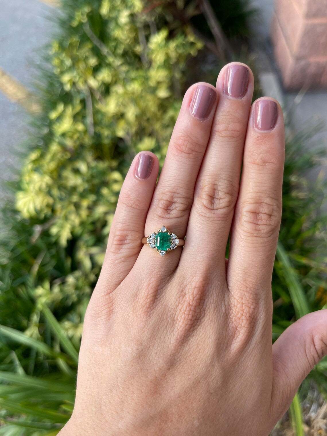 Emerald Pear and round Diamond Ring 14K