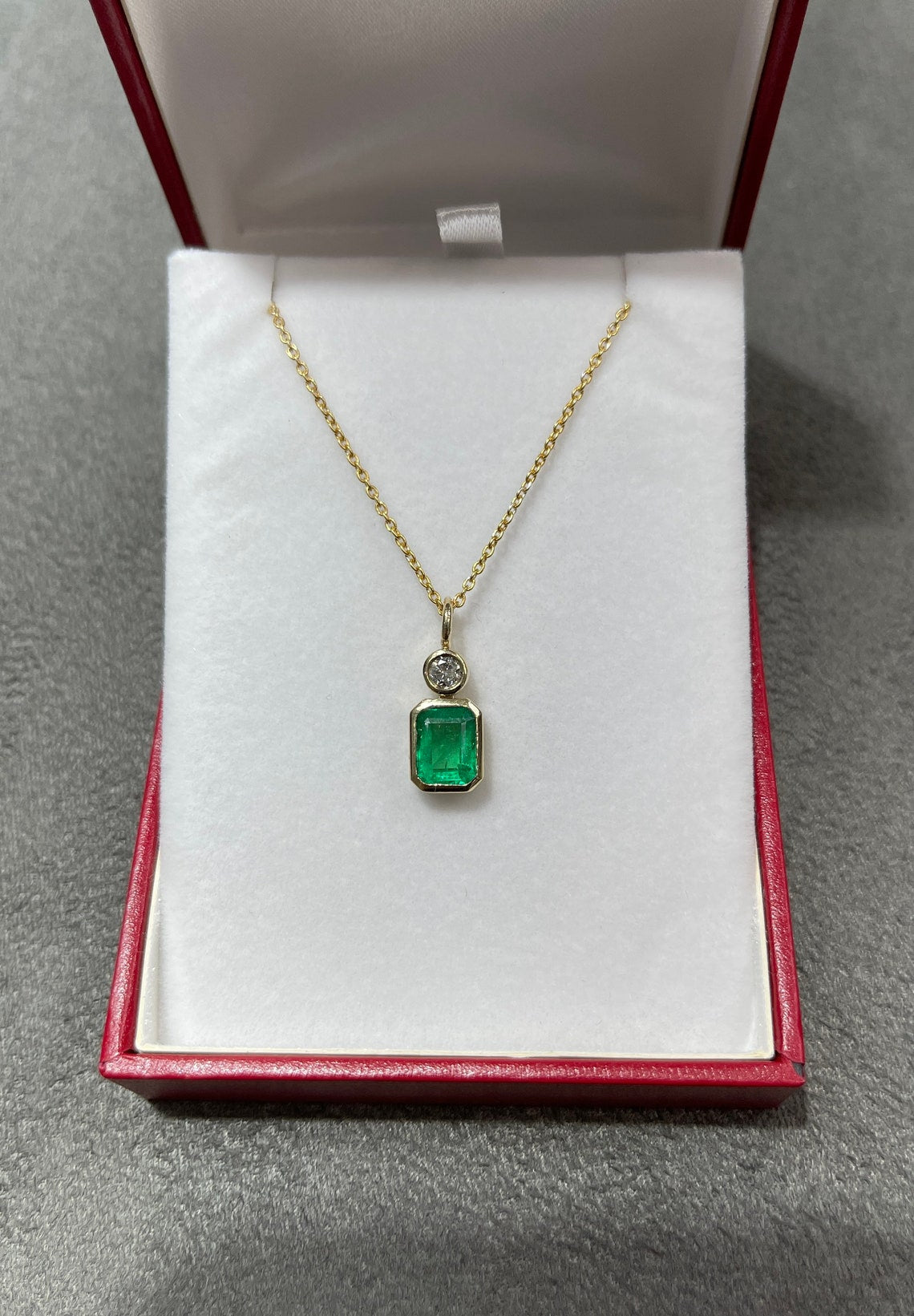 1.58tcw Colombian Emerald & Brilliant Round Diamond Modern Pendant 14K