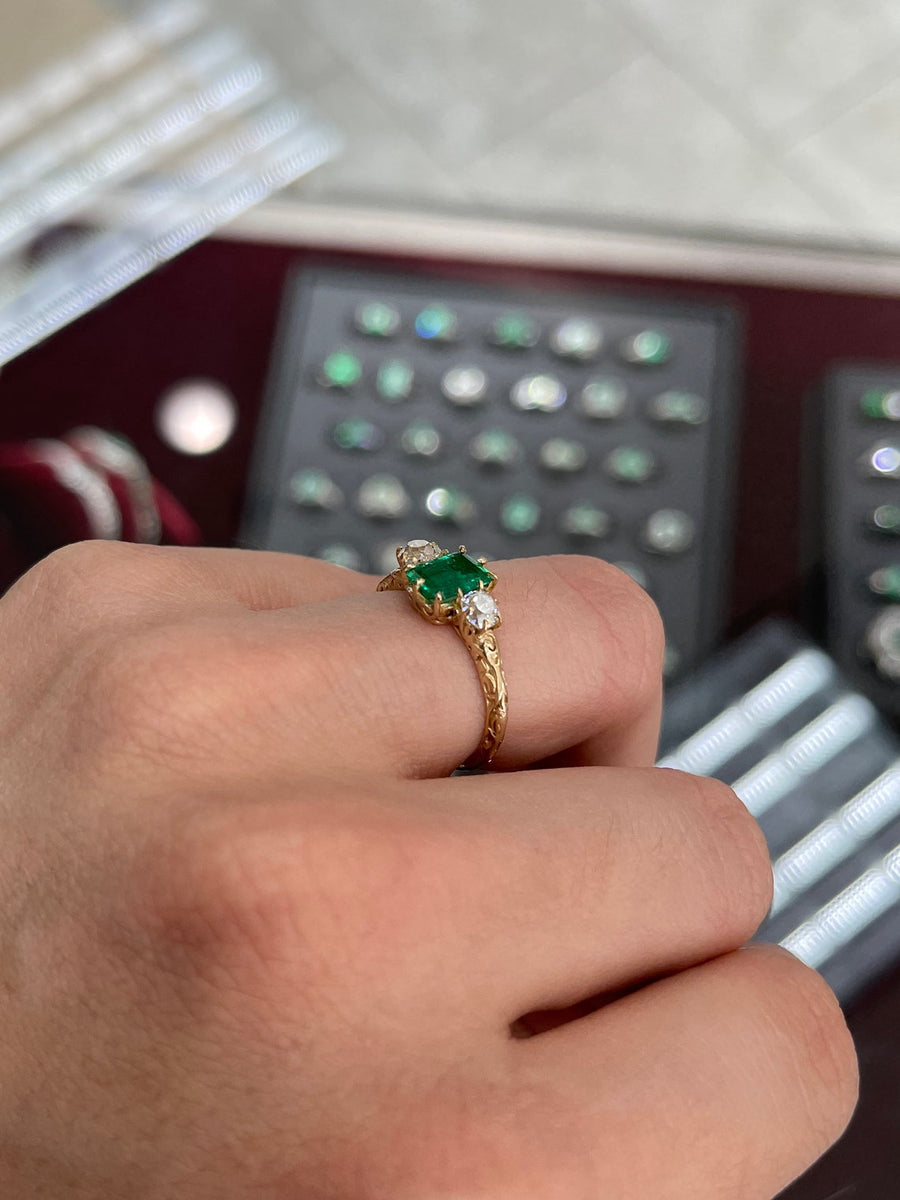  Top Colombian Emerald & European Cut Diamond Hand Carved Ring