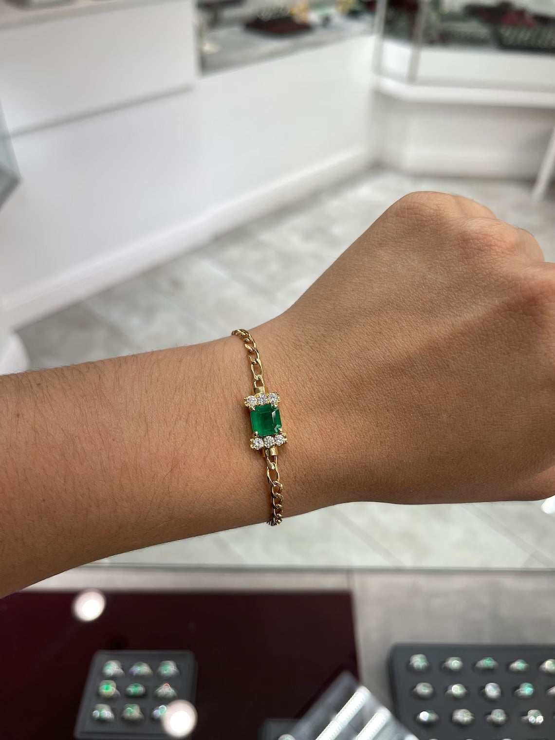 3.25tcw 18K Colombian Emerald-Asscher Cut & Diamond Accent Gold Bracelet - JR Colombian Emeralds