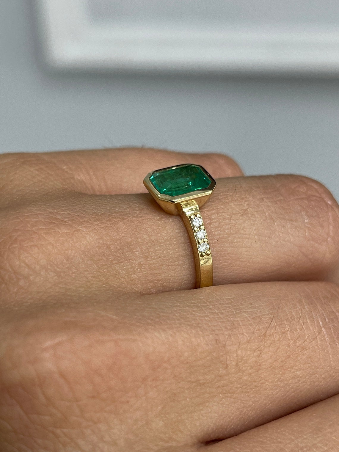 AAA 1.90tcw Bezel Vivid Emerald & Diamond Solitaire with Accents 18K - JR Colombian Emeralds