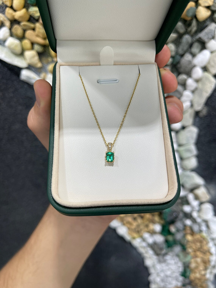 0.83tcw Emerald 14K Yellow Gold Necklace