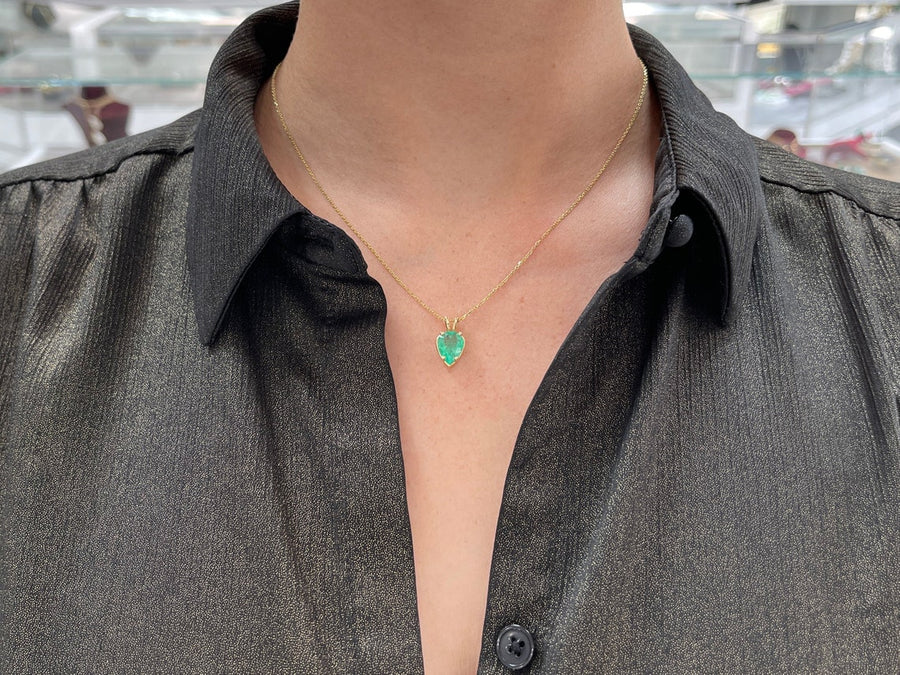14K Pear Cut Emerald Solitaire Yellow Gold Setting Pendan in Neckt