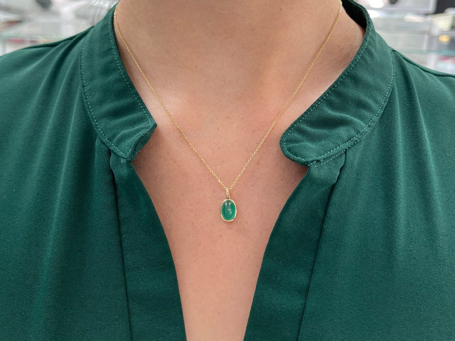 2.50cts Emerald Cabochon Oval Shape on Neck Solitaire 14K Gold Pendant